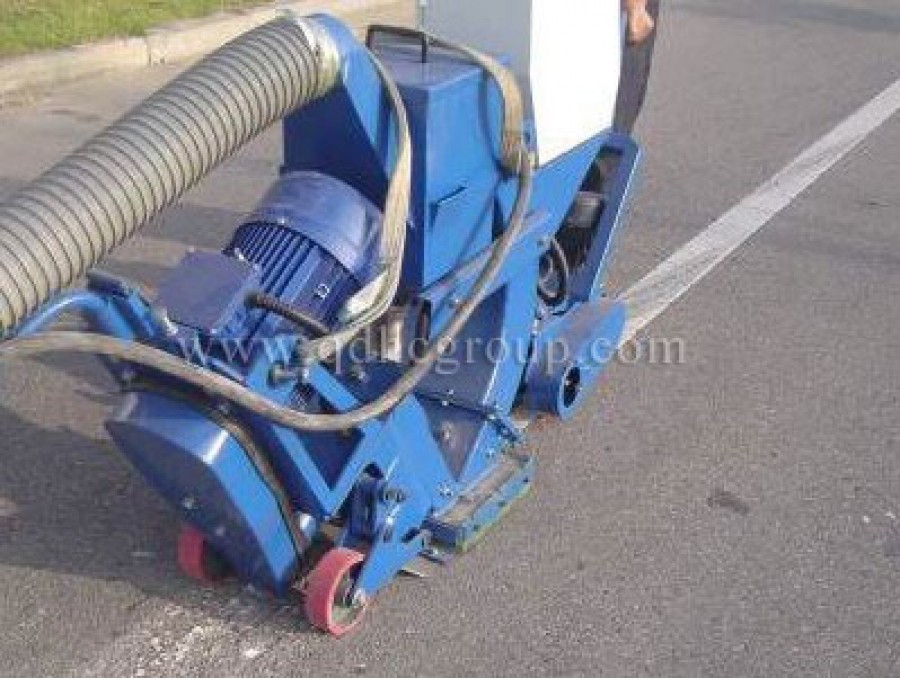 標(biāo)志線清理移動路面拋丸機